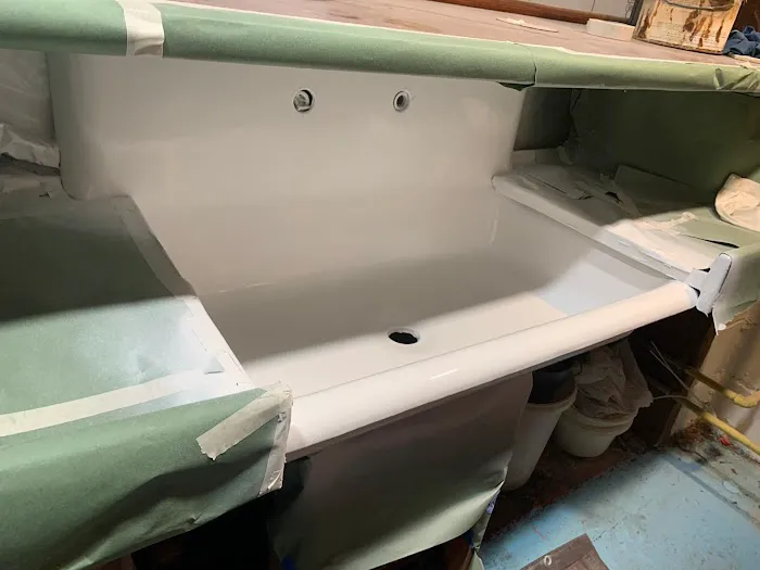 Shiny Tub Bathtub and Tile Reglazing Picture 7