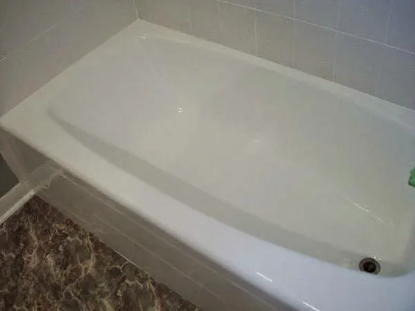 Tub + Sink Refinishing Picture 7