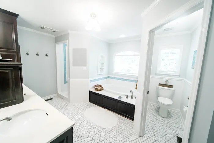 Aura Bathroom Remodeling Picture 1