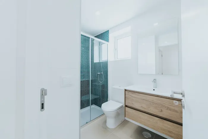 Aura Bathroom Remodeling Picture 3