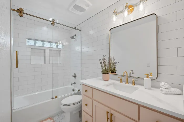 Aura Bathroom Remodeling Picture 4
