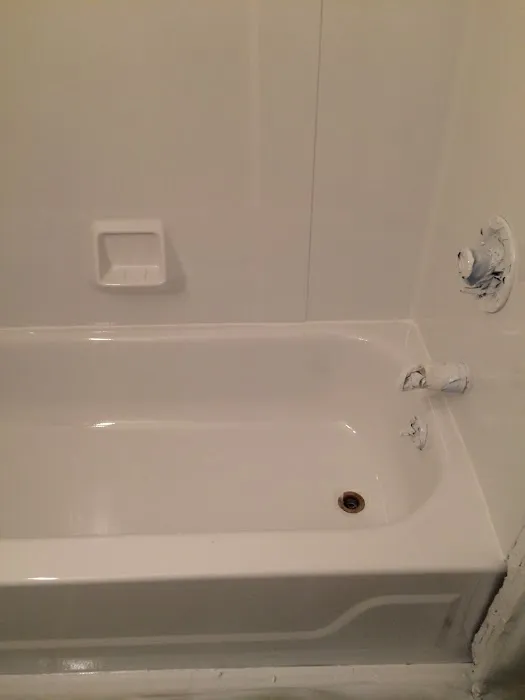 UR Bathtub Resurface Picture 1