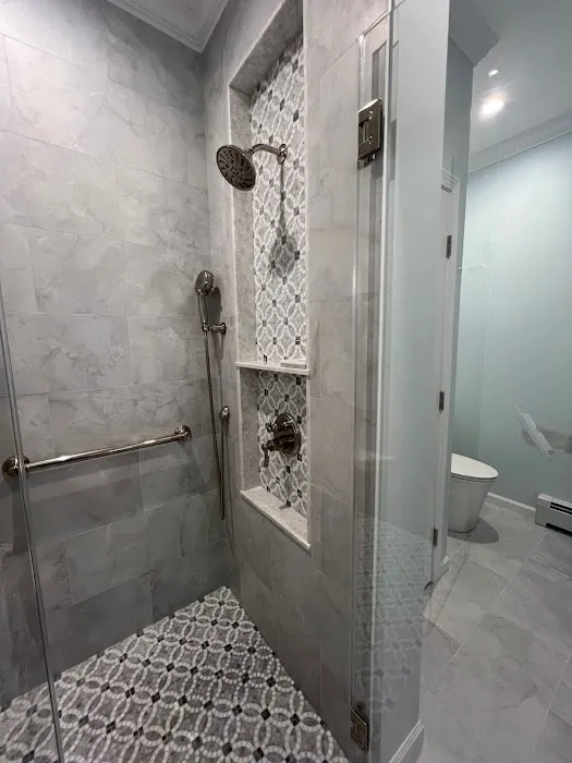 CT Shower and Bath Picture 9