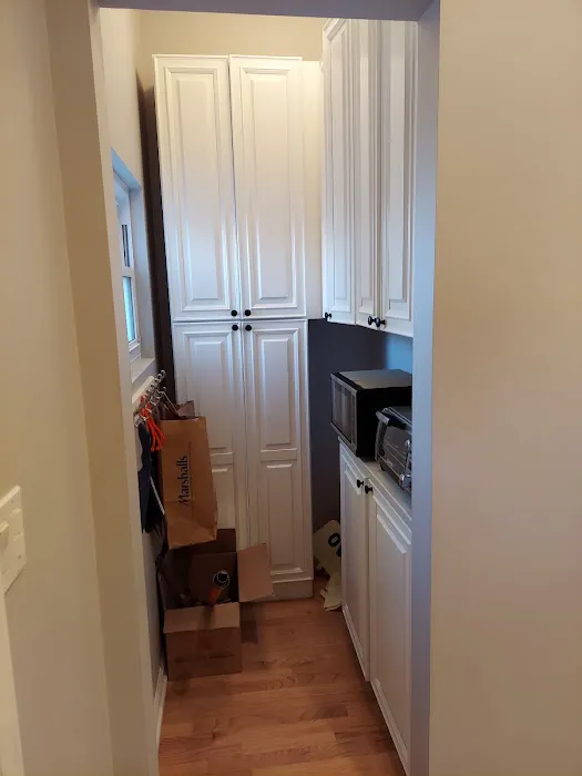 The Chicago Cabinet Painting Co. Picture 5