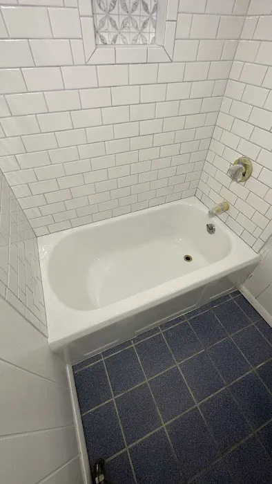 Set Clean Bathtub Refinishing and Paiting Picture 5