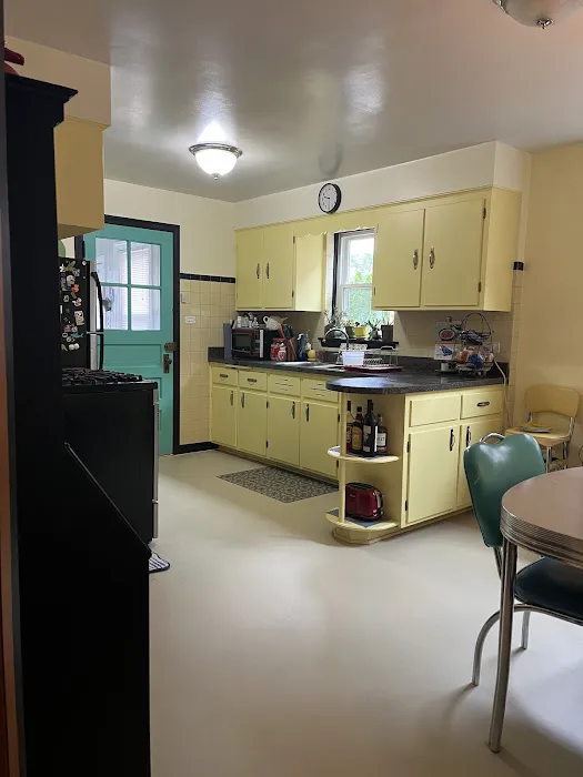 Cook's Kitchen Cabinet Refinishing Picture 3
