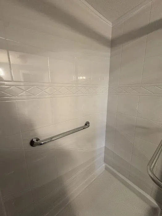 Bath Fitter Picture 4
