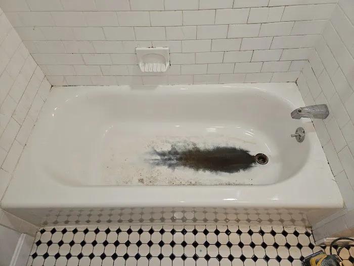 Mass Bathtub Refinishing Picture 6