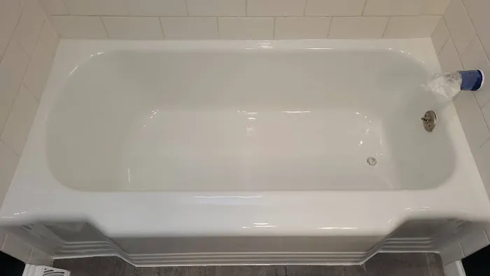 Mass Bathtub Refinishing Picture 2