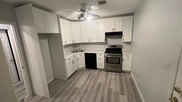 FAVORITE CONSTRUCTION LLC Picture 5