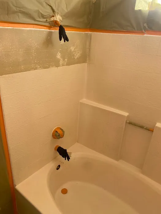 Bathtub Reglazing LB Picture 3