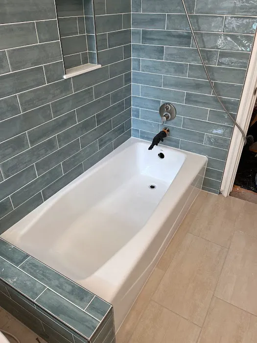 Bathtub Reglazing LB Picture 7