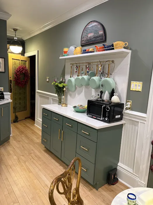 Kitchen and Bath Cabinets Center Picture 9