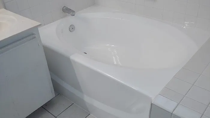 Final Phase Bathtub Refinishing Picture 1