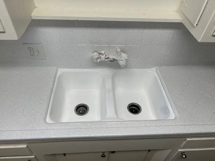 V&V Tub Refinishing Picture 6