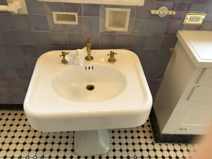 V&V Tub Refinishing Picture 8