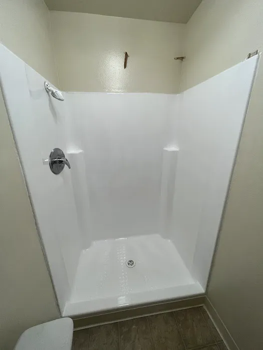 V&V Tub Refinishing Picture 1
