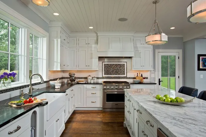 Arezzo Custom Cabinets Picture 5