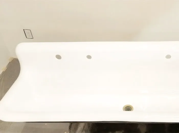 Bathtub And Sink Reglazing Studio Picture 5