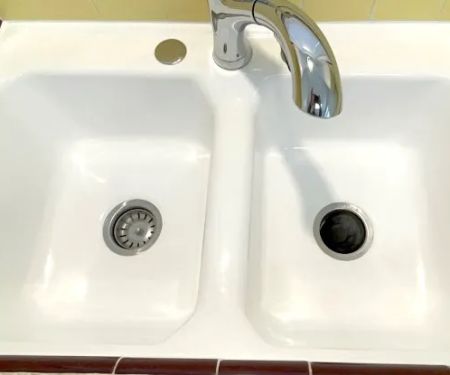 Bathtub And Sink Reglazing Studio