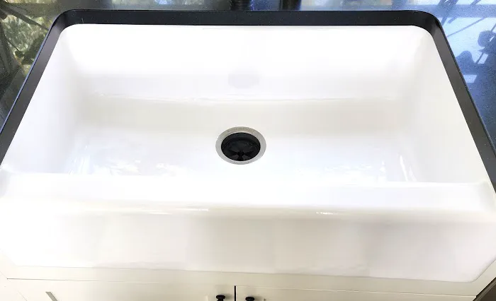 Bathtub And Sink Reglazing Studio Picture 6