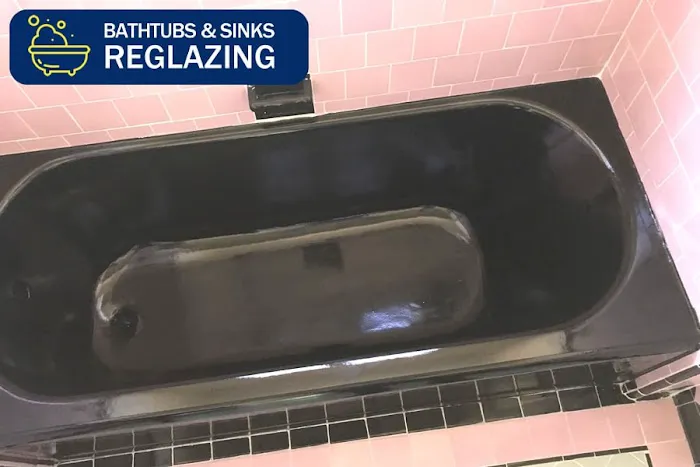 Bathtub And Sink Reglazing Studio Picture 10