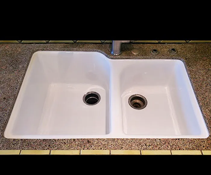 Bathtub And Sink Reglazing Studio Picture 3