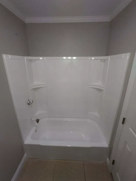 Commercial Bath Refinishing Picture 6