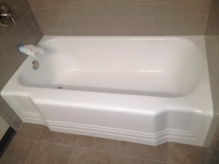 New Shine Bathtub Refinishing Picture 2