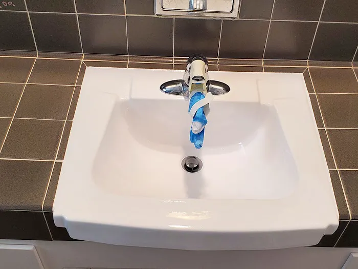 Bathtubs & Sinks Refinish Picture 3