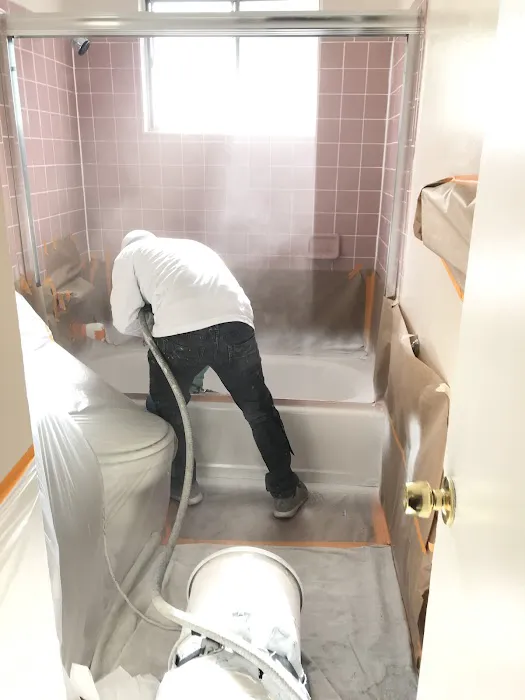 Bathtub Reglazing Studio Picture 10
