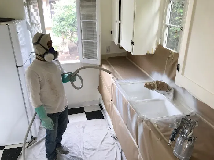 Bathtub Reglazing Studio Picture 3