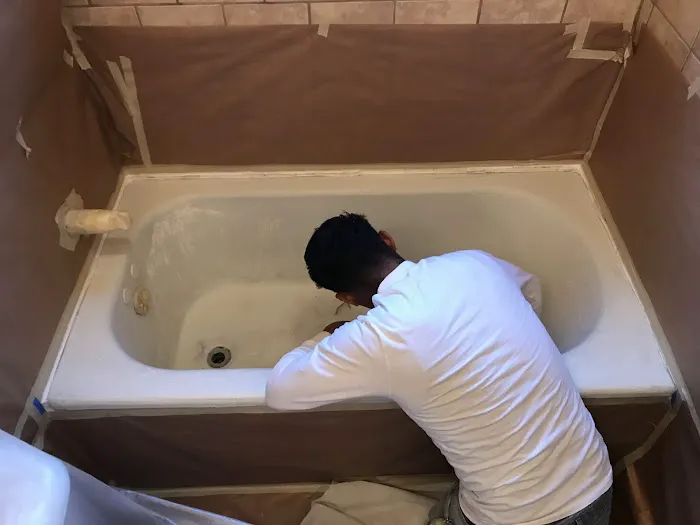 Bathtub Reglazing Studio Picture 5