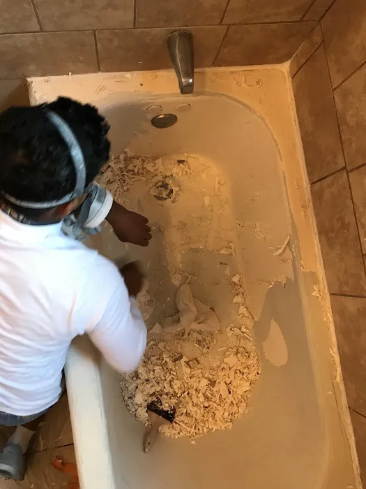 Bathtub Reglazing Studio Picture 9
