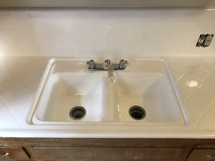 Bathtub Reglazing Studio Picture 4