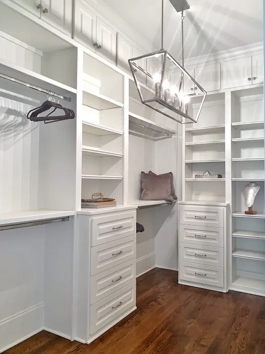 DRAKEWELL KITCHENS & CLOSETS Picture 1