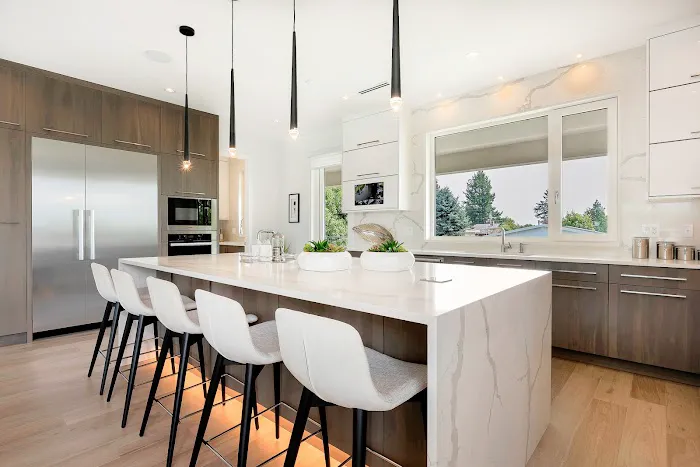 DRAKEWELL KITCHENS & CLOSETS Picture 5