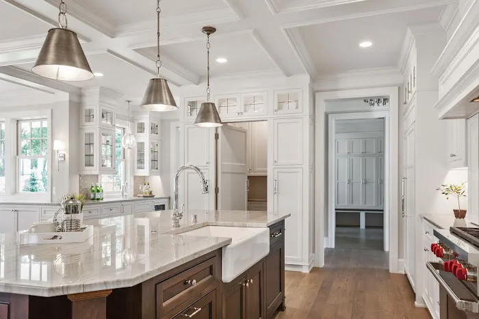 DRAKEWELL KITCHENS & CLOSETS Picture 6