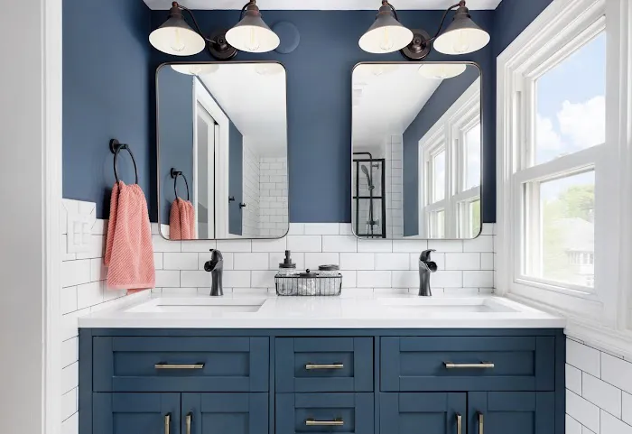 DRAKEWELL KITCHENS & CLOSETS Picture 7