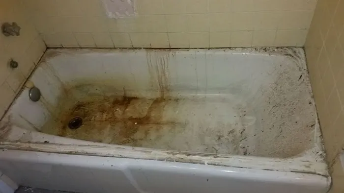 Bathtub and Sink Refinishing Picture 3