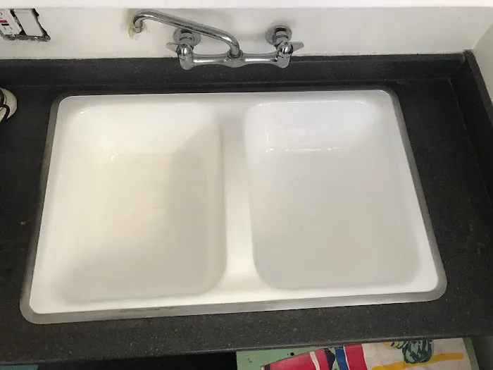 Peter's Bathtubs and Sinks Refinishing Picture 2
