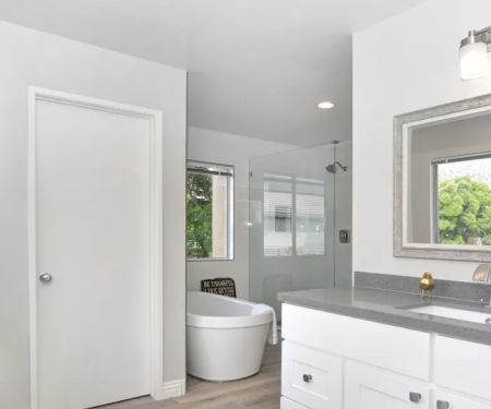 SoCal Bathroom Reglazing & Refinishing