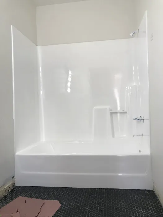 Bathtub Refinishing Studio Picture 3