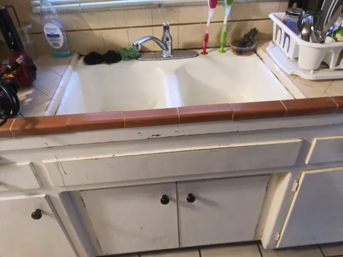 Kitchen and bath refinishing Picture 5