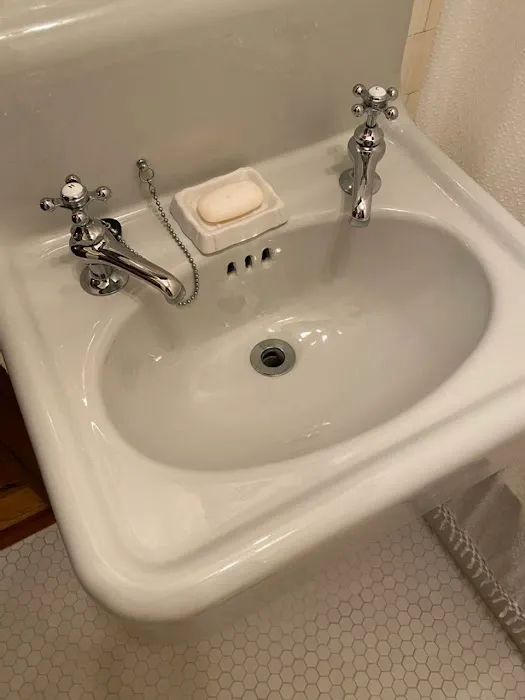 Kitchen and bath refinishing Picture 10