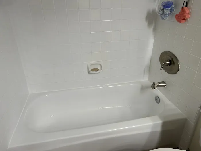 JLF Tub & Tile Reglazing Picture 9