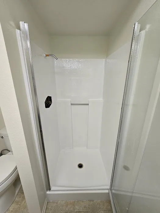JLF Tub & Tile Reglazing Picture 5