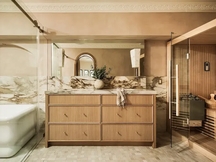 OUTPOST BATH Picture 9
