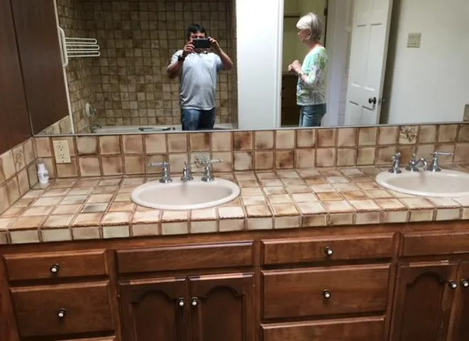 Roger's Tub Refinishing Picture 3