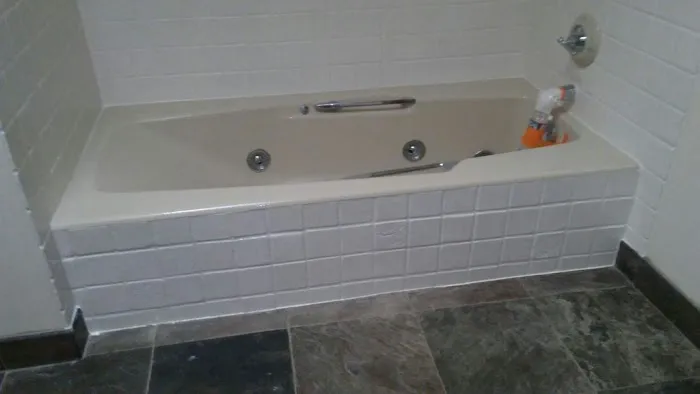 Roger's Tub Refinishing Picture 10